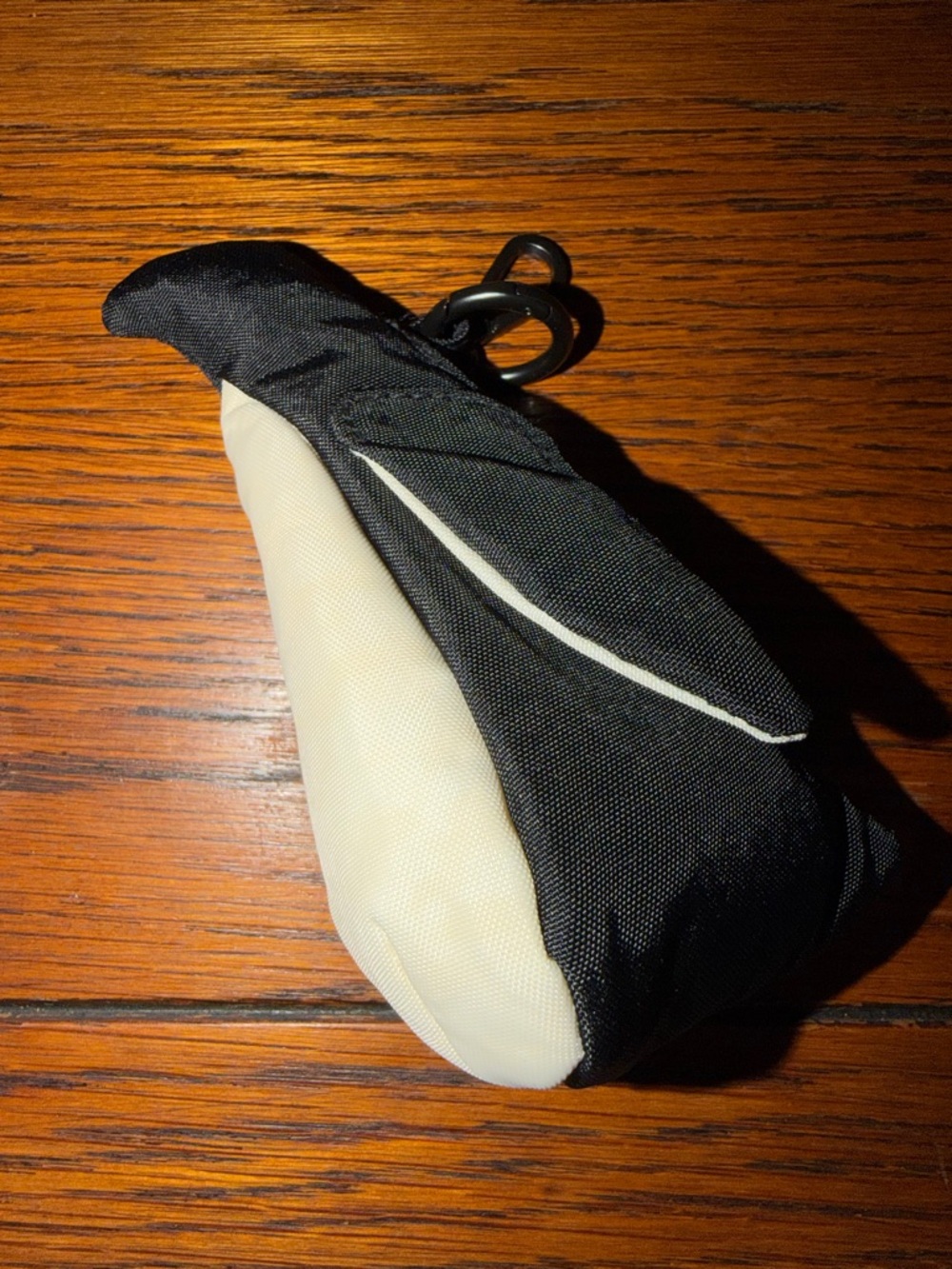 BAGGU Nylon Bowler Bag Off-White/cream with Black Polka Dot NWT w/penguin charm - Picture 6 of 7